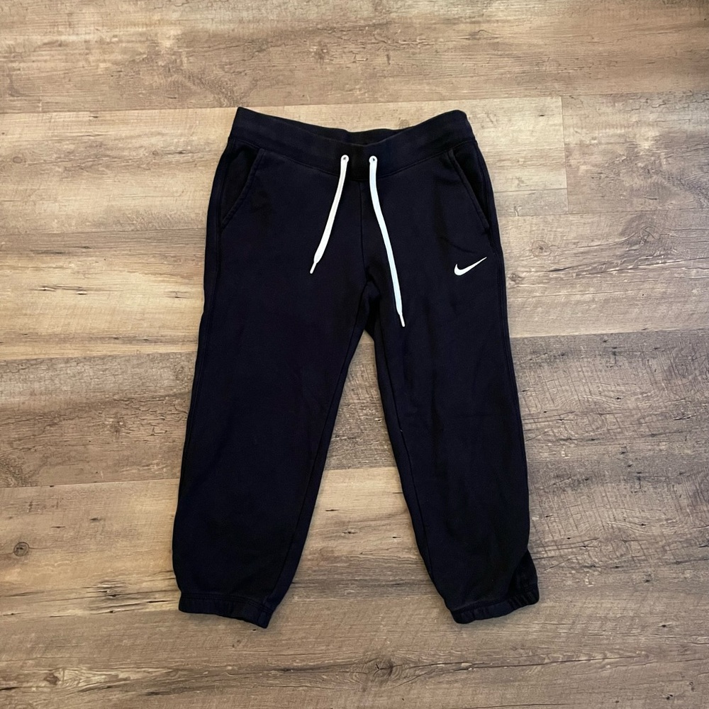 Women’s nike capri joggers size small